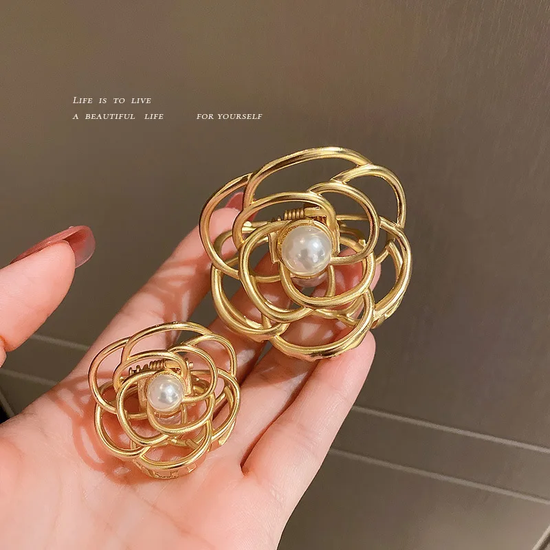 

French Retro Pearl Camellia Flower Clip Metal Female Korean Elegant Temperament Back Of Head Curling Hairpin Shark