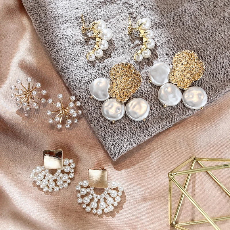 

2020 Trend Simulation Pearl Long Earrings Female White Round Pearl Wedding Pendant Earrings Fashion Korean Jewelry Earrings