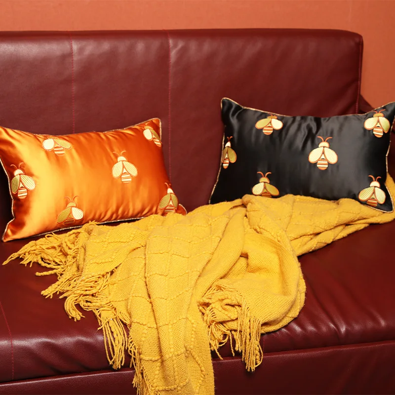 

Embroidered Little Bee Imitated Silk Pillow Cases Luxury Throw Cushion Covers Rectangle Black Yellow Decorative Pillow Covers