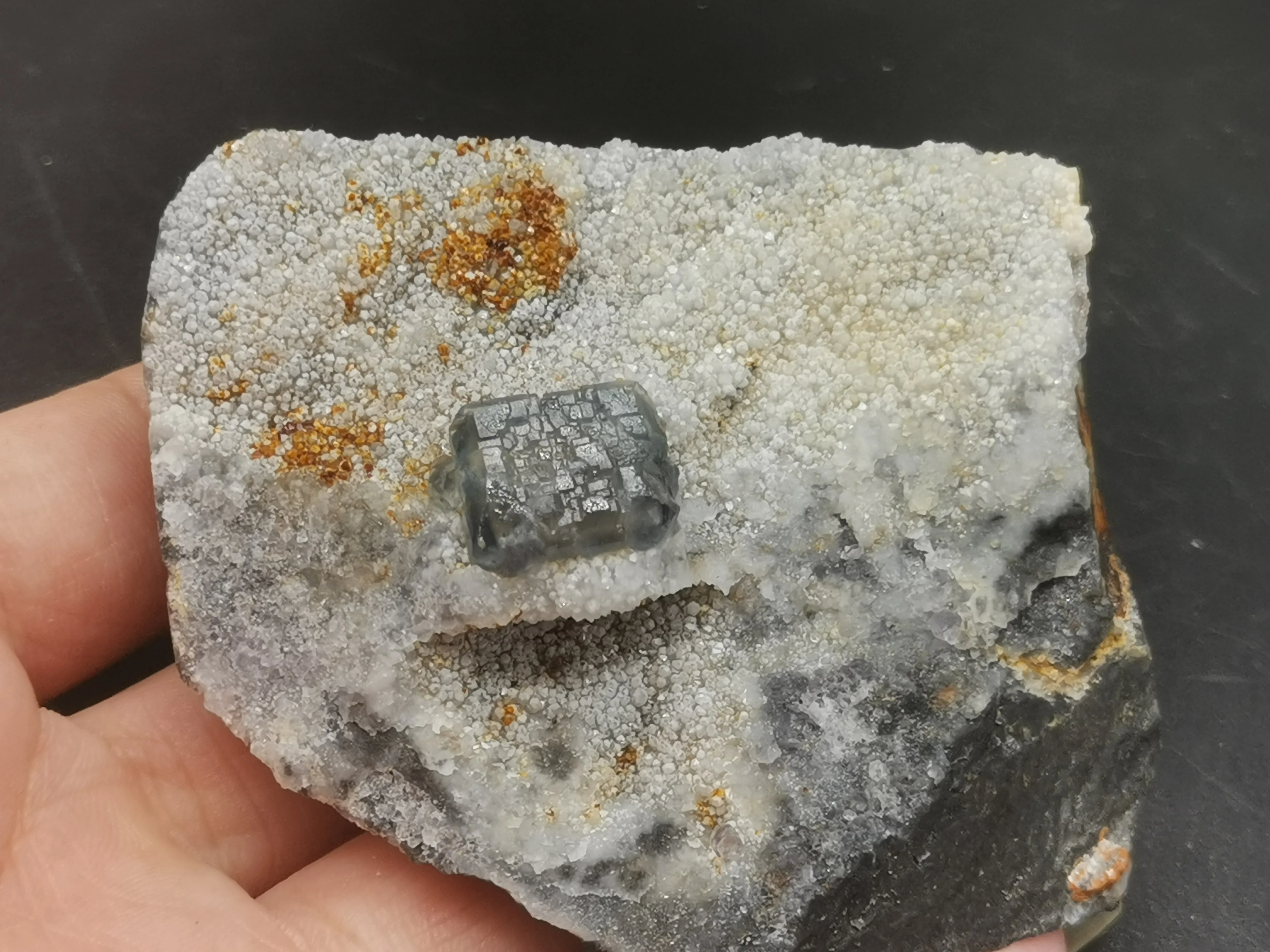 

131,2 натуральный редкий полиэдрон с QR-кодом, сине-зеленый флюорит, кластер полости, минеральный кристалл, с лечебным действием, образцы рейки,...