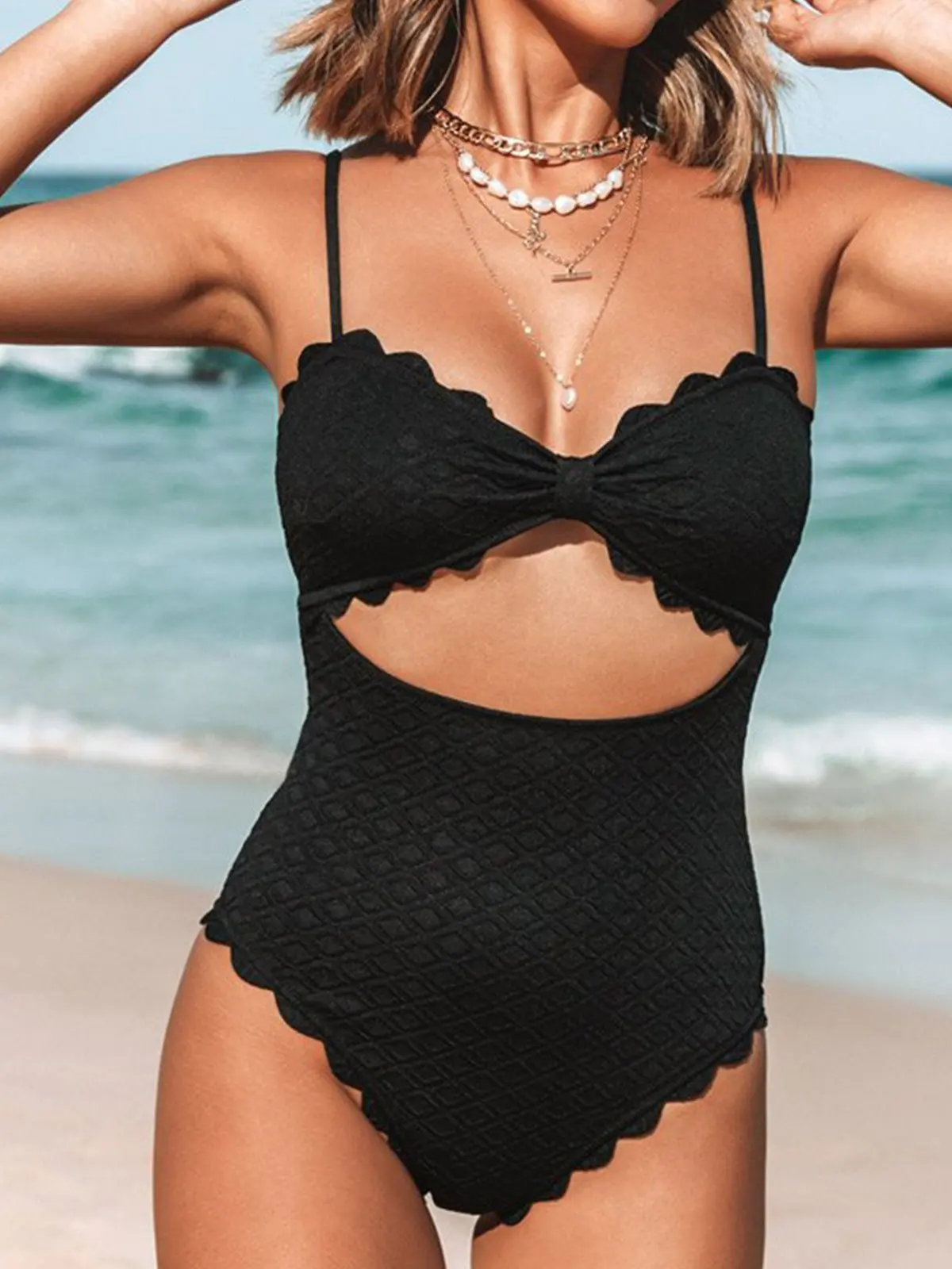 

2022 Summer Hot Sale New Swimsuit Women Bikini Set Black Cutout Scallop Textured Sexy Cropped Waist One Piece Swimwear Beachwear