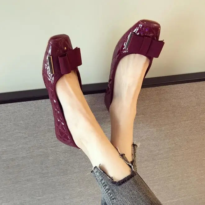 Женские туфли с закрытым носком на плоской подошве квадратным весна 2020 | Обувь