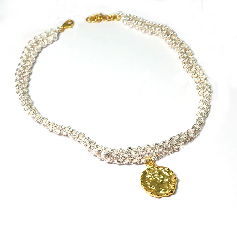 

Handmade retro figure double color round card Pendant Silver color Chain Necklace color matching clavicle chain woman