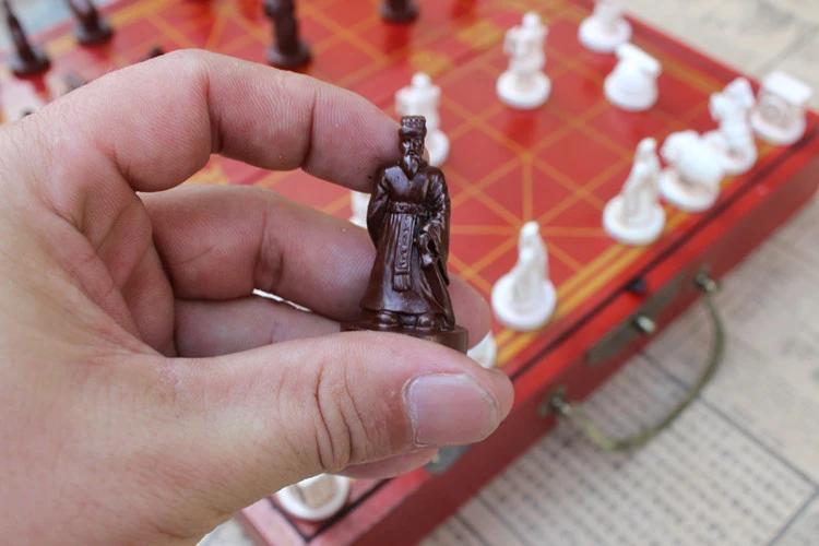 Новая высококачественная деревянная коробка Китайский Набор для игры в шахматы Настольная игра Складная шахматная доска китайские традиции шахматы смолы шахматные фигуры