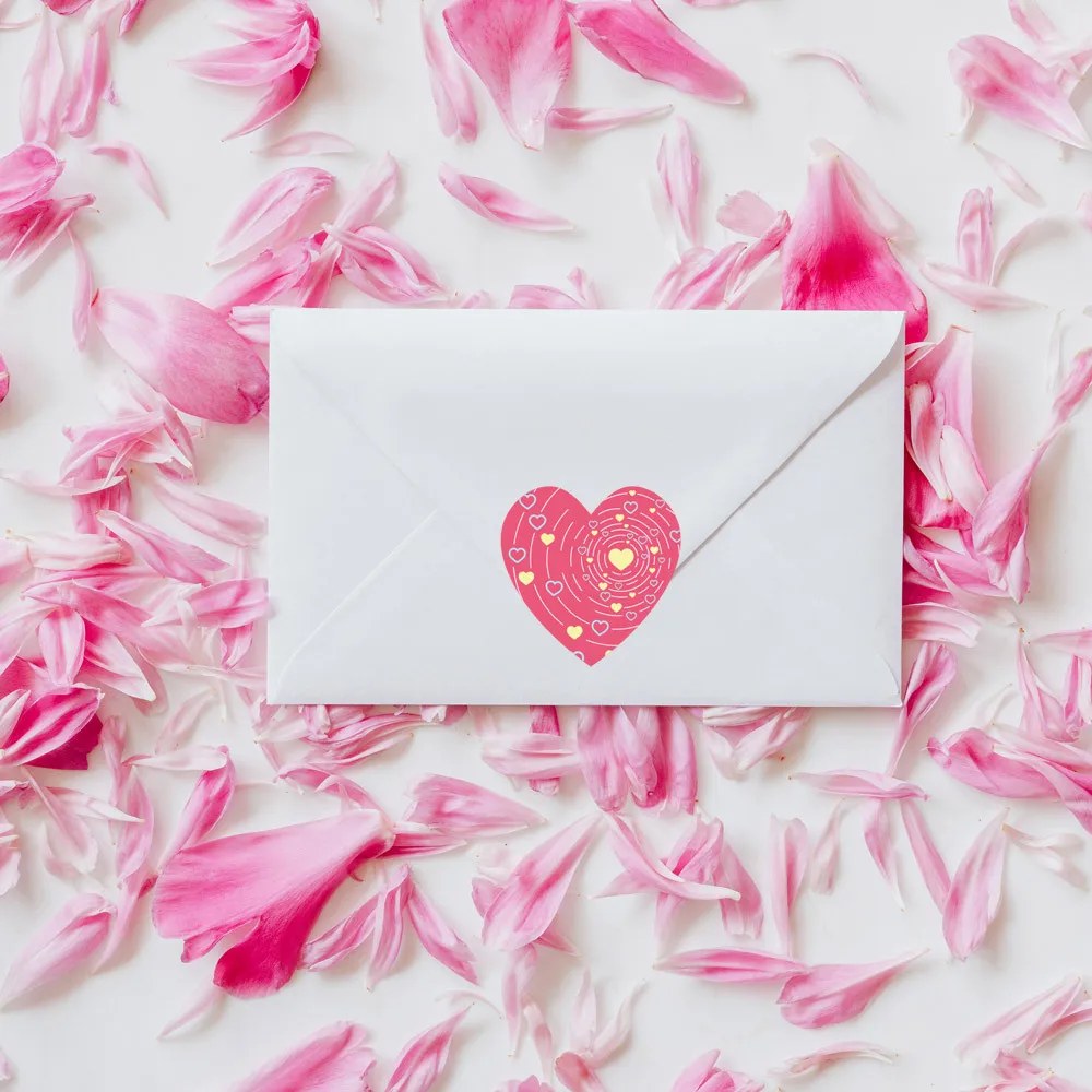 

500 Pieces PVC Stickers Heart Print Envelope Stickers Decorative Paper Sealing Tools for Gift Box Wall Doors Pink