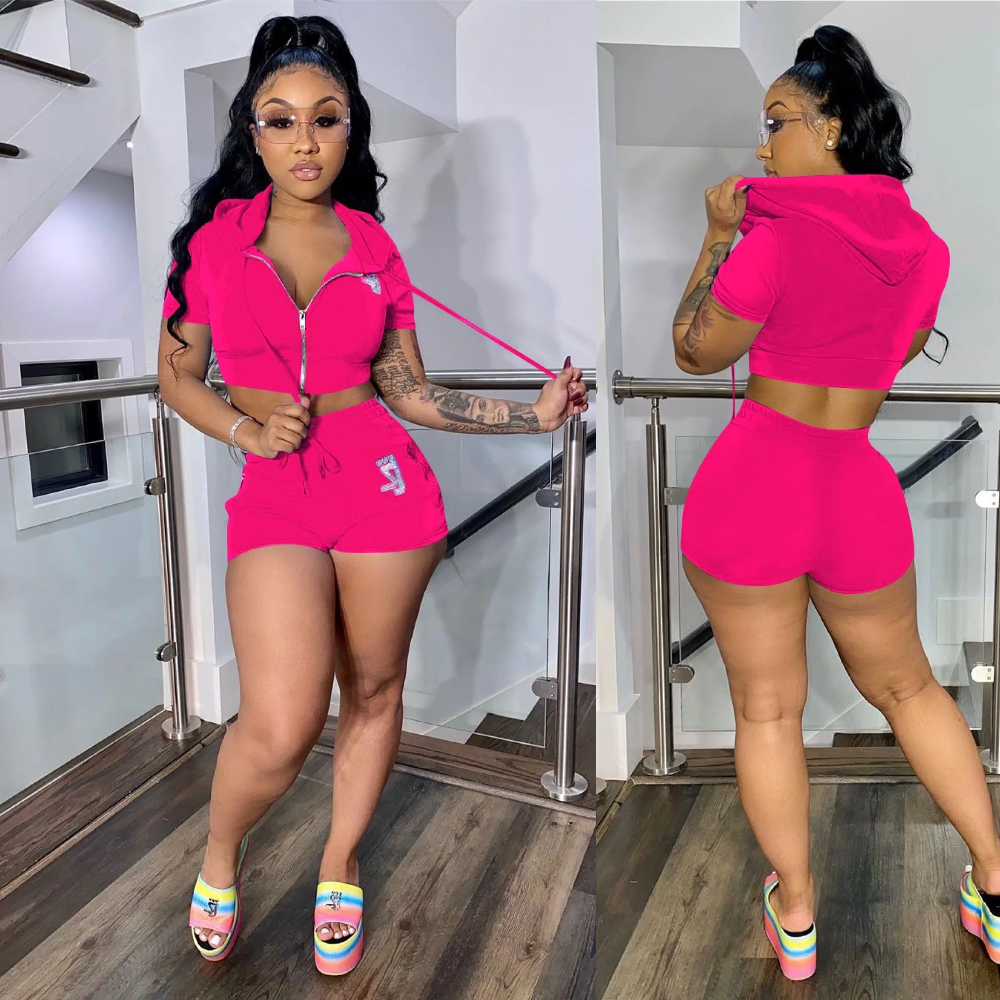 Костюм спортивный из двух предметов: свитшот и велосипедные шорты | Женская