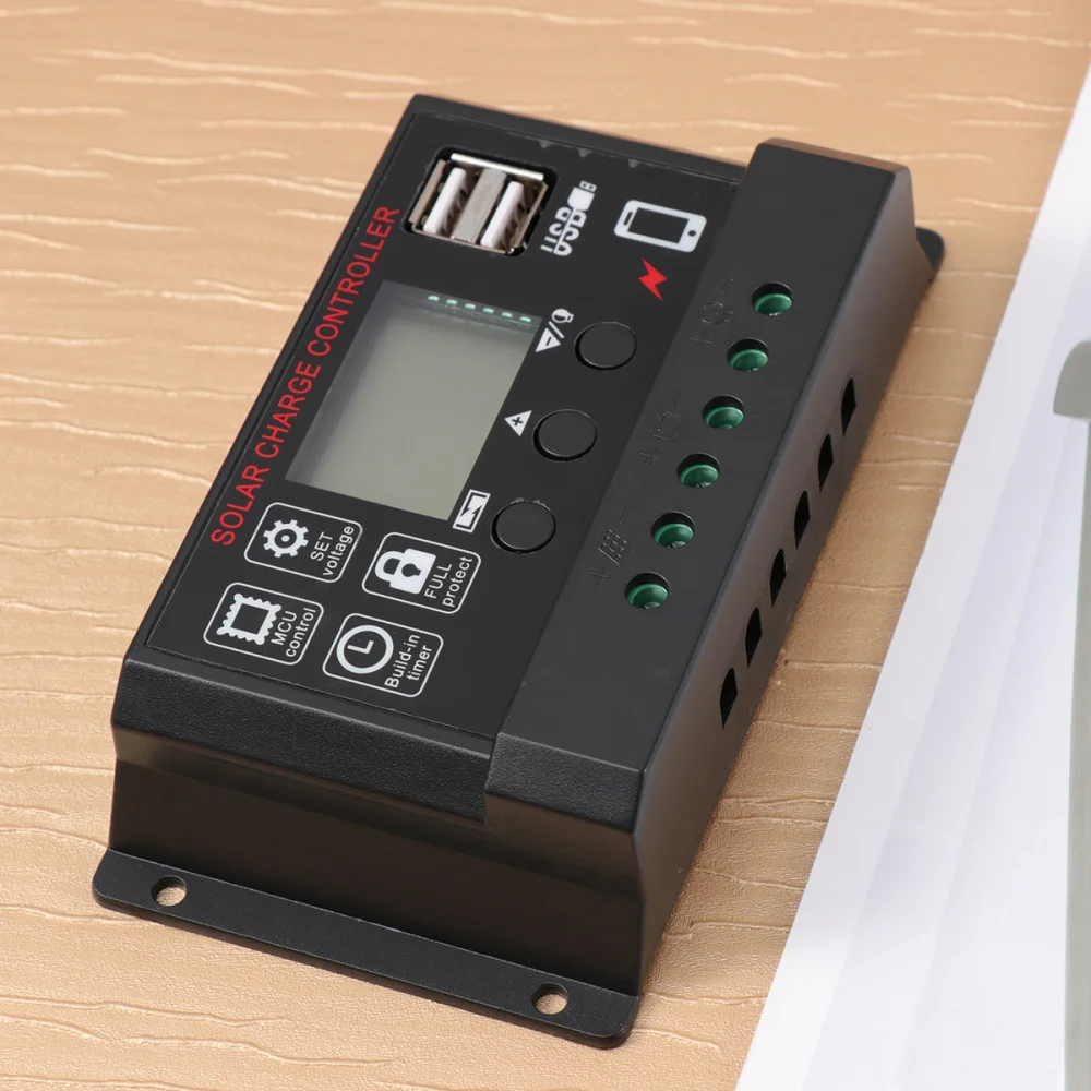 

10A 12V 24V Solar Cell Panel Controller Auto LCD Dual USB Solar Charge Battery PV Regulator (Black)