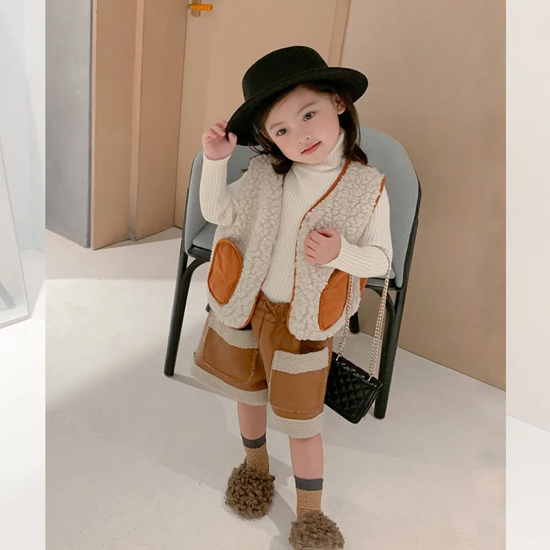 

3PCS WLG Girls Clothes Kids Boutique Outfits Winter Thick Patchwork Vest White Knitted Sweater and Warm PU Short Set for 1-6T