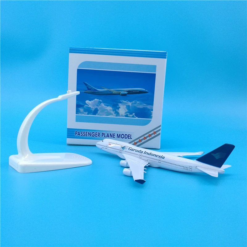 Масштаб 1:400 16 см авиамодель авиасамолета Garuda Indonesia Airlines из металлического сплава