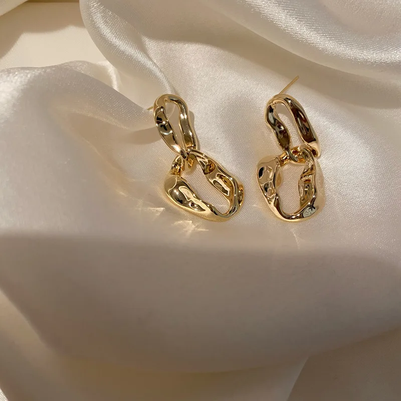 

Stud earring design Korean temperament Light luxury Sense of luxury Women's new trendy summer earrings
