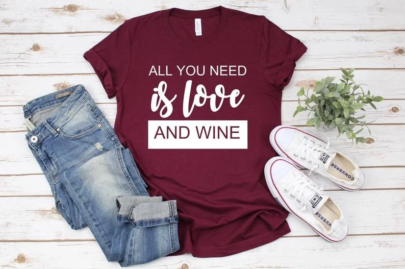 Футболка Valentines все что вам нужно это любовь и вино XOXO футболки валентинки День