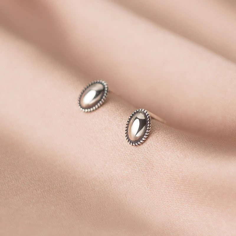 

Real 925 Sterling Silver Geometric Stud Earrings Round Heart Oval Shape Vintage Earring Hypoallergenic Jewelry for Women Girls