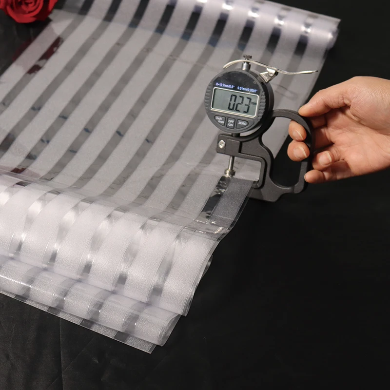 Антиуф пленка для защиты от солнца стойкая Виниловая ультрафиолета в полоску 200