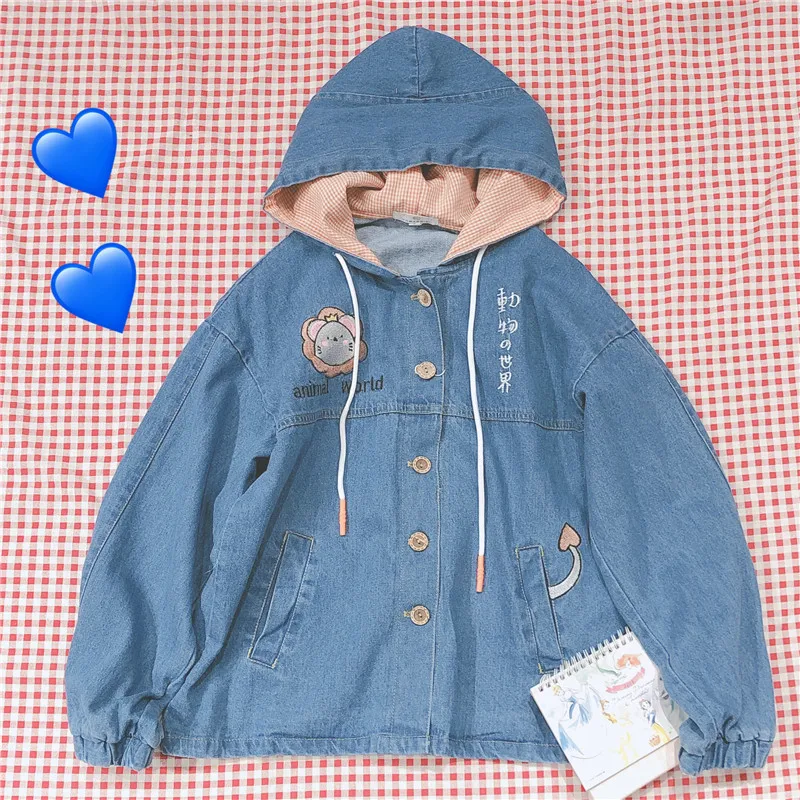 Джинсовая куртка с капюшоном и рисунком Мори для девочек на весну осень