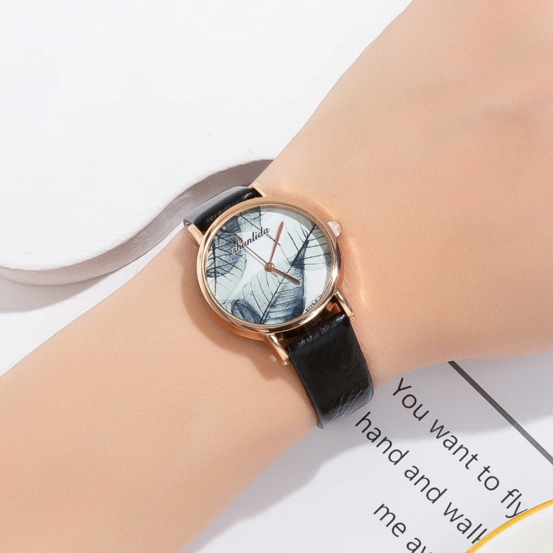 

Casual Fshion Women's Watches For Lady Leaf Dial Elegant Vintage Leather Strap Quartz Watch Female Wristwatch