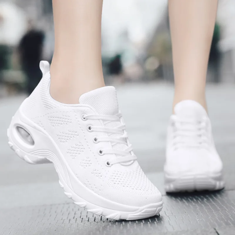 Женская спортивная обувь модные кроссовки на платформе женская танкетке