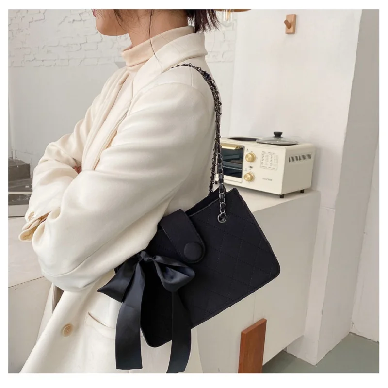 

2021 New Arrivals Women's Cross Body Bag With A Bow For Female Solid Color Fashion Design Versatile Women Flap Bags