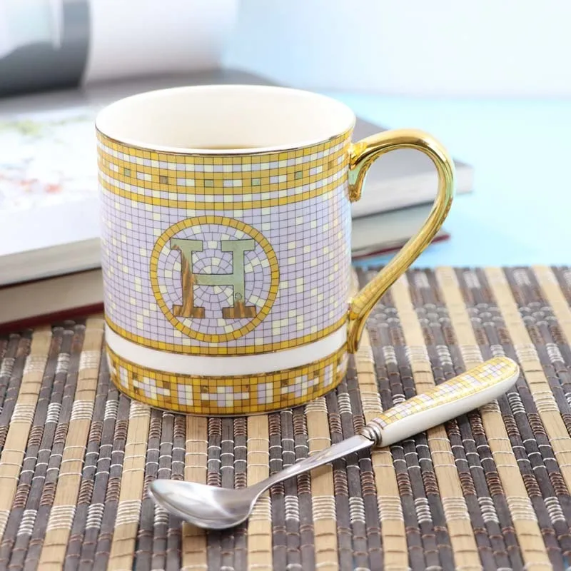

Ceramics Coffee Cup European Coffee Mug Originality Bone China Golden Letters Black Tea Teacup Office Light Luxuries Tazas Copos