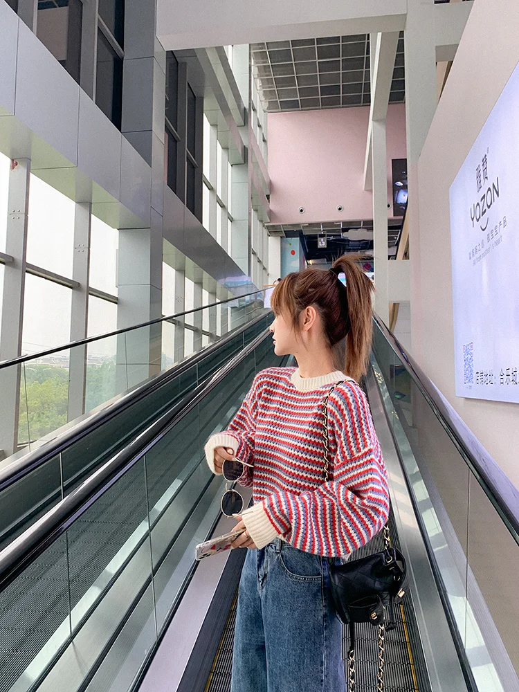 Пуловер женский оверсайз в полоску Короткая свободная верхняя одежда маленький