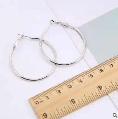 Silver 4CM Серьги Подвески Розовый Синий Черный Белый Многоцветный матовый круг блестящий кристалл большие серьги Модные ювелирные изделия женские дизайн - Окраска металла: Silver 4CM
