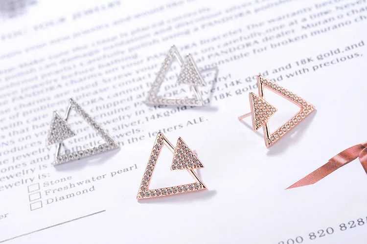 

CH-895 Sterling Silver Needles Personality Geometric Triangle Stud Earrings Fashion Light Luxury Zircon Jewelry Wholesale Female
