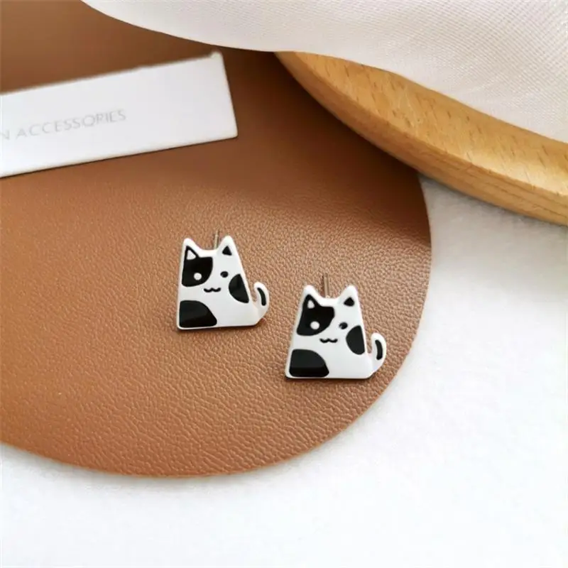 

Cute Little Cat Earrings For Women Simple And Interesting Pendientes Color Contrast Temperament Earrings JewelryEarrings
