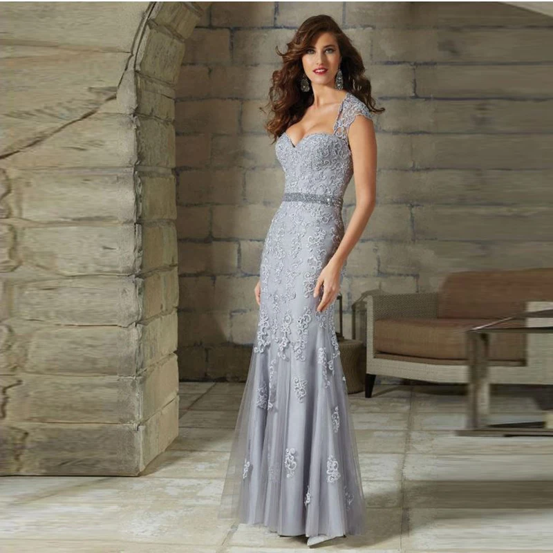 

2021 Glamorous Silver Lace Mermaid Plunge Neckline Cap Sleeve Mother of the Bride Dresses Full Length Wedding Party Gowns Beaded
