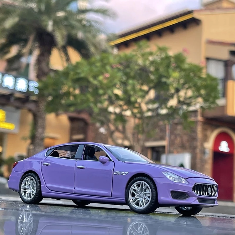 

1:32 Quattroporte литой автомобиль со звуком и светом, модель игрушечного автомобиля, имитация коллекции игрушек для мальчиков