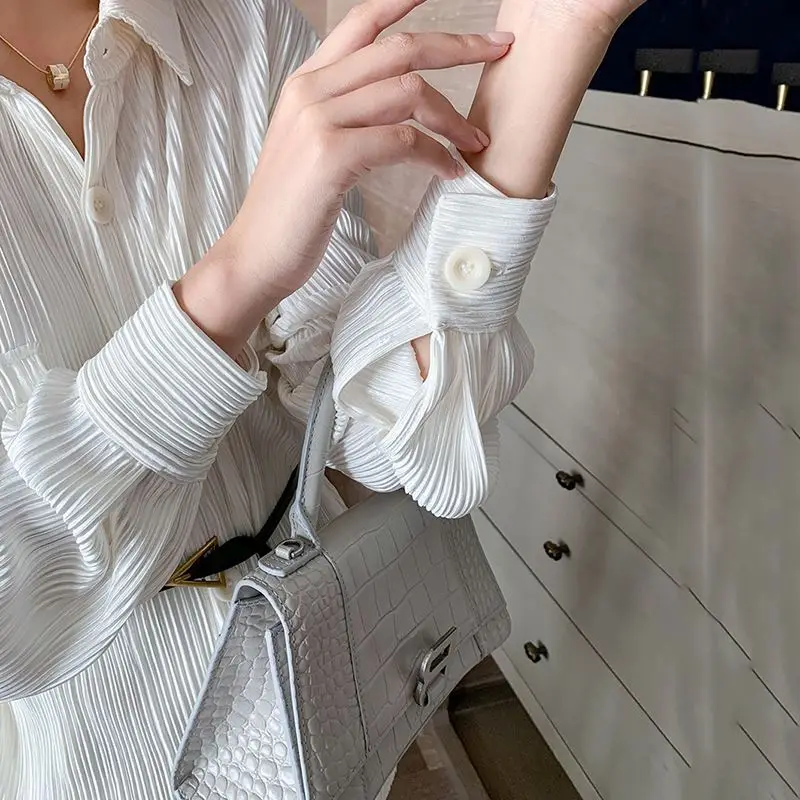 

Fashion New Women 2 Pcs Runway Spring Summer Stretched Pleated Shirts Blouses TopsStraight Pants Sets Suit Clothing Set NS1007