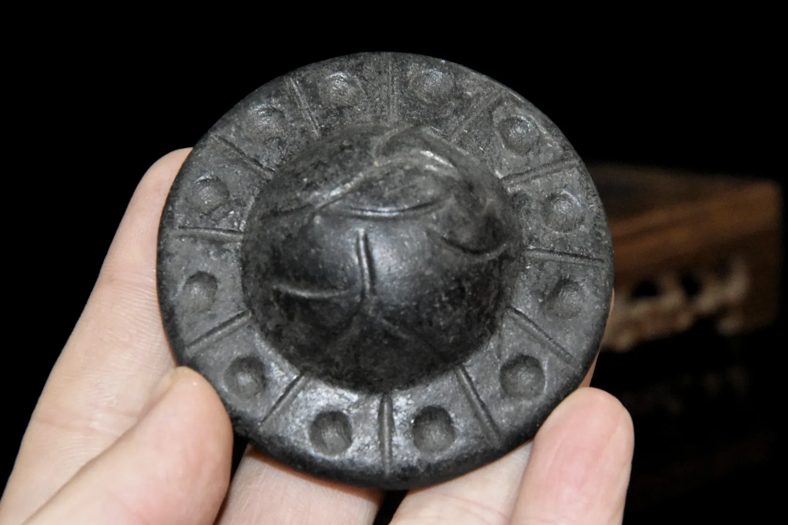 

China's Hongshan culture meteorite attracts flying saucers from outer space