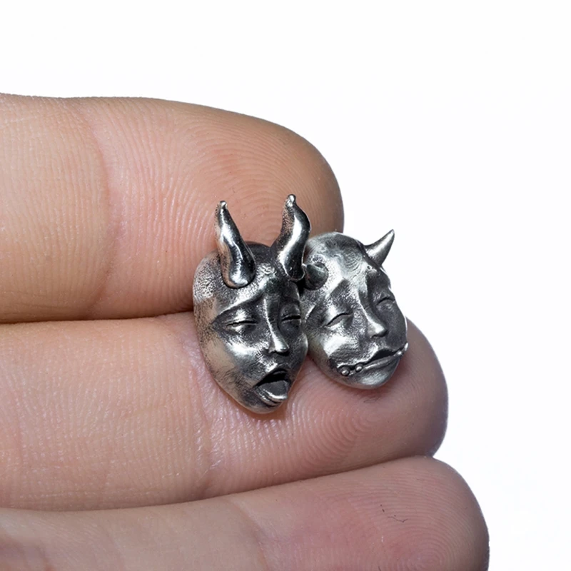 

R58E Gothic Horned Demon Baby Face Stud Earrings Vintage Devil Prajna Skull Earrings Unisex Biker Punk Evil Studs Jewelry