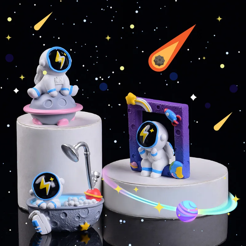 

Astronaut Statues Blind Box Desktop Space Decoration Home Decoration Resin Craft Doll Creative Boy Astronaut Toy Universe Gift