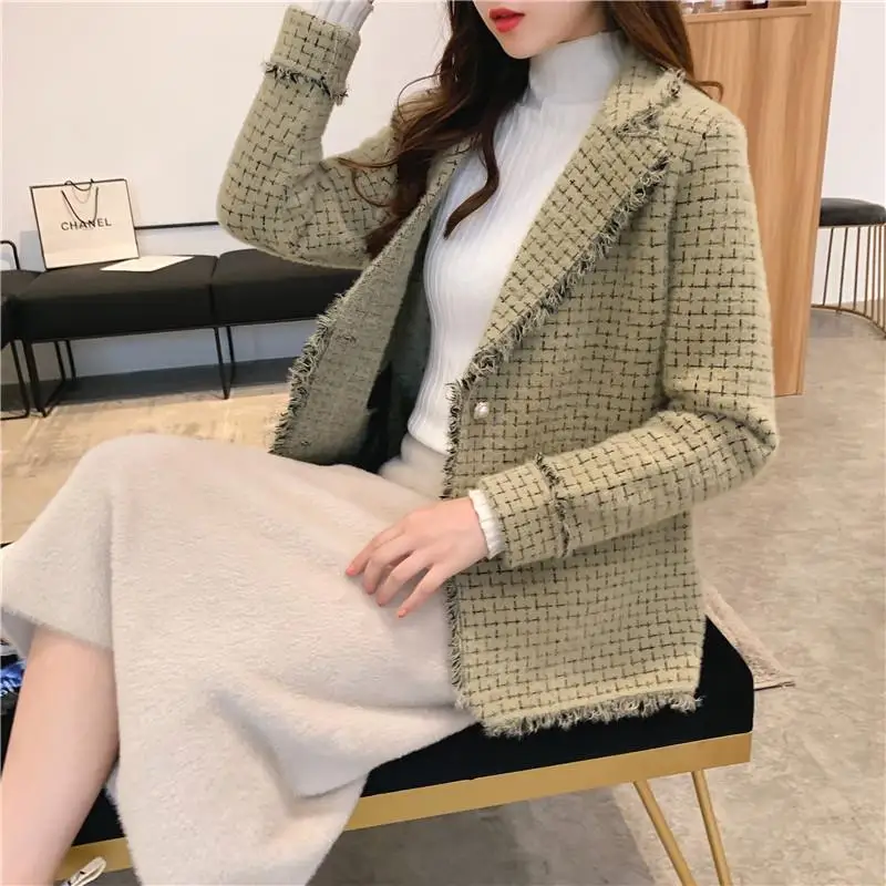 

The New Imitation Mink Fleece Autumn and Winter Women's Sweater Sweater Color Matching Small Fragrant Wind Sweater Coat Women