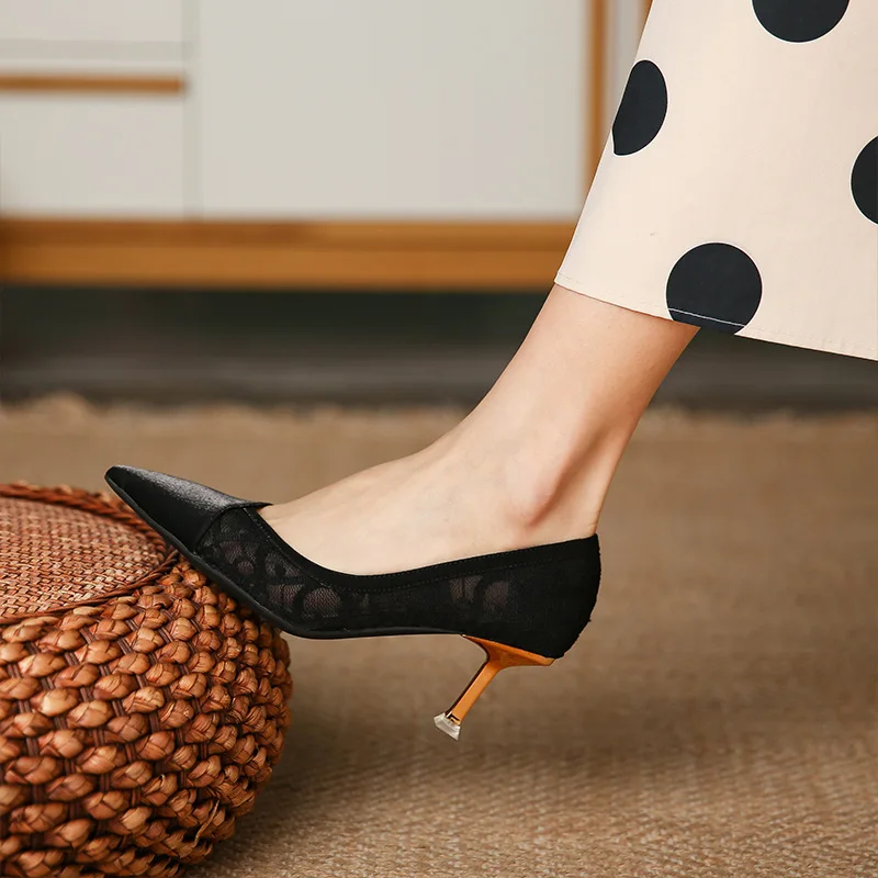 

Lace Low Heels Shoes Woman Sexy High Heels Spring New Korean Side Empty Pointed Mesh Fashion Shoes High-heeled Women's Shoes