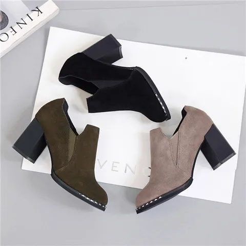 

New Fashion Shoes Lady Street Wear Suede Rivet Shoes Slip on Chunky Pumps Footwear for Women