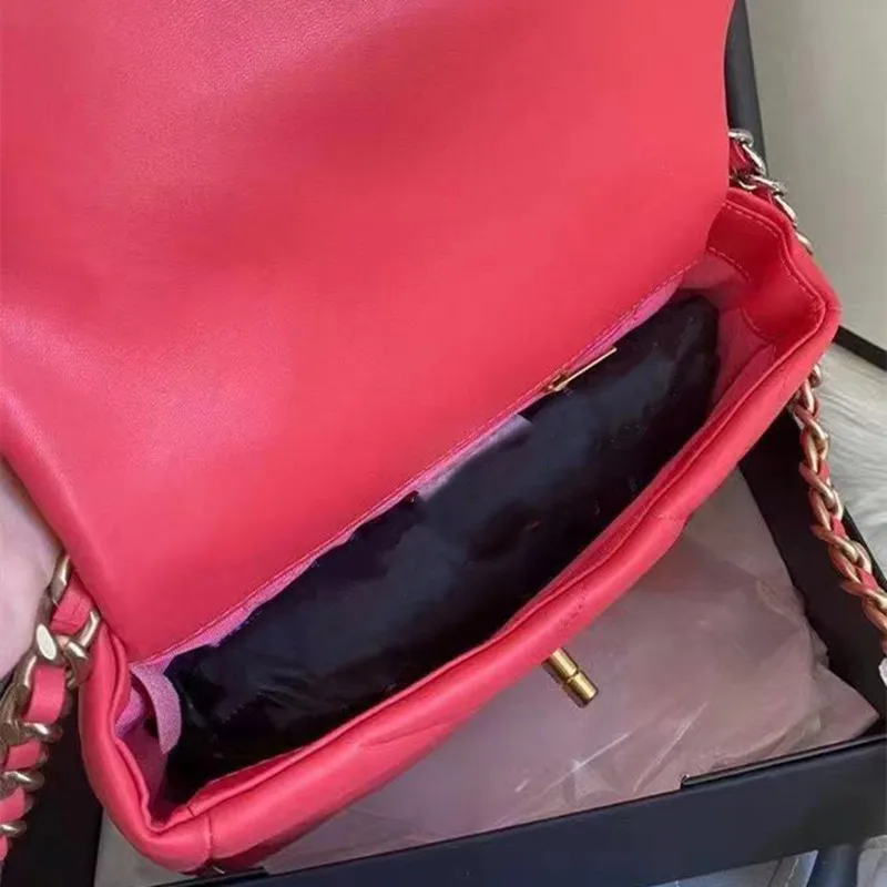 

Женская сумка из натуральной кожи Hiboom