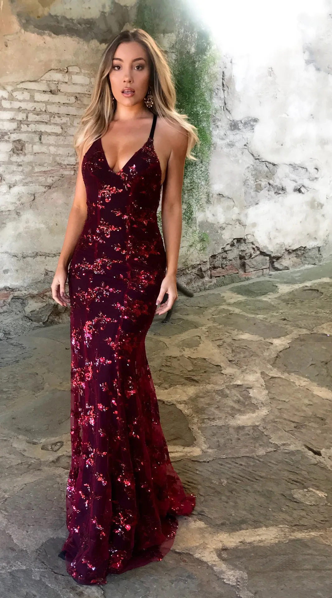 

2020 new dress sexy V-neck suspender Sequin dress