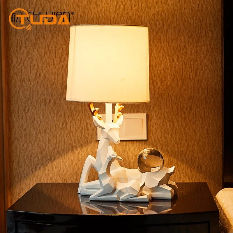 

TUDA Nordic Modern Minimalist Crystal Table Lamp for Bedroom Living Room Bedside Lamp Study Desk Lamp Home Decoration Creative