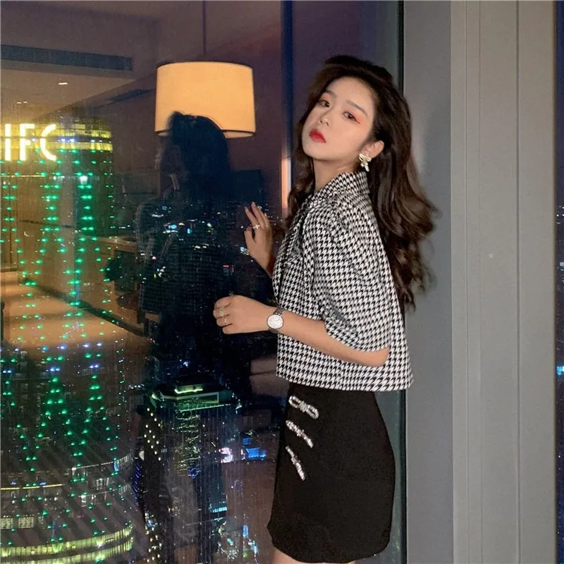 

Vintage Single Breasted Plaid Women Blazer Half Puff Sleeve Jackets Female Retro Coat Feminino Blazers Outerwear High Quality