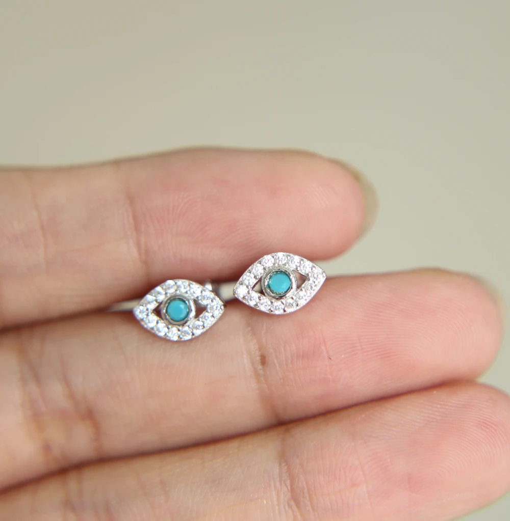 Модные серьги-гвоздики для девушек известный бренд микро проложить кубический