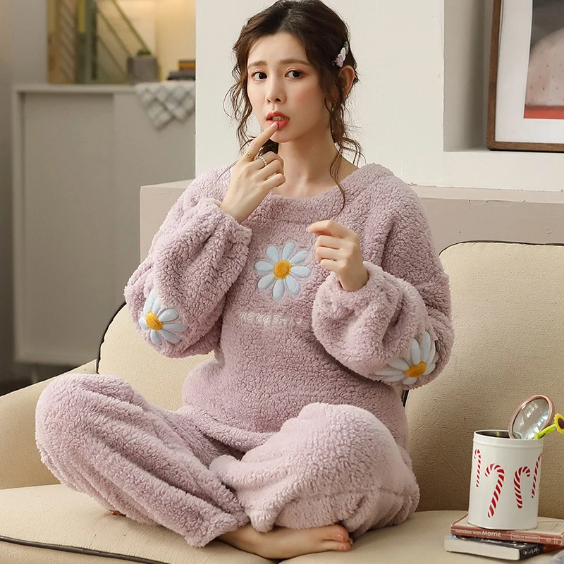 2021 New Women's Long Sleeve Thickened Flannel Pink Pajamas Girl's Oversize Loose Coral Velvet Housewear pajama sets