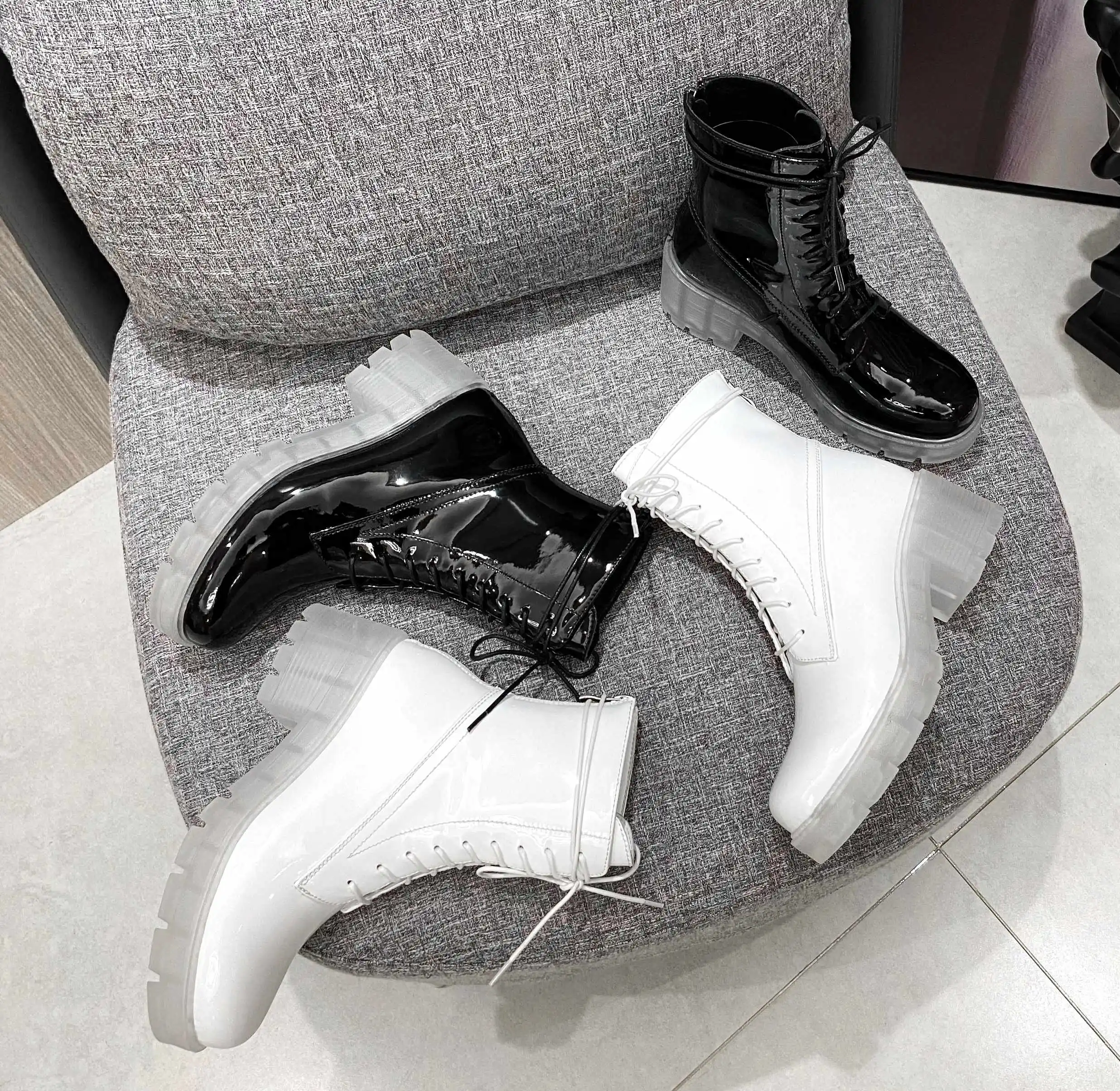 

Vichelo Hot motorcycle boots cow patent leather platform round toe thick high heel zipper handmade punk neutral ankle boots L09