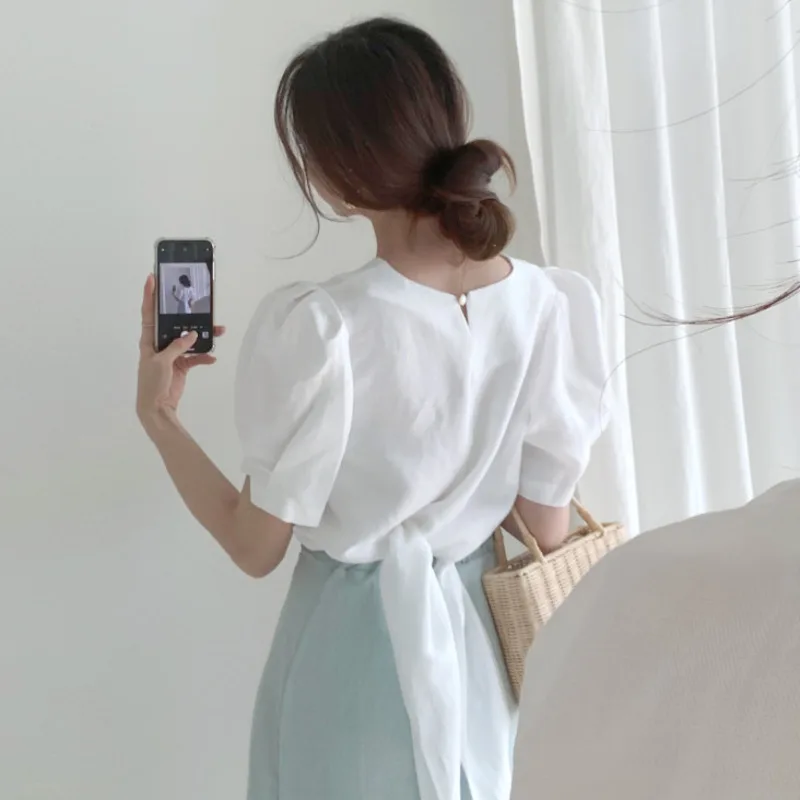 

Новое поступление 2020, летняя Женская туника, Корейская шикарная кружевная рубашка с круглым вырезом и буффами на спине, характерная рубашка...