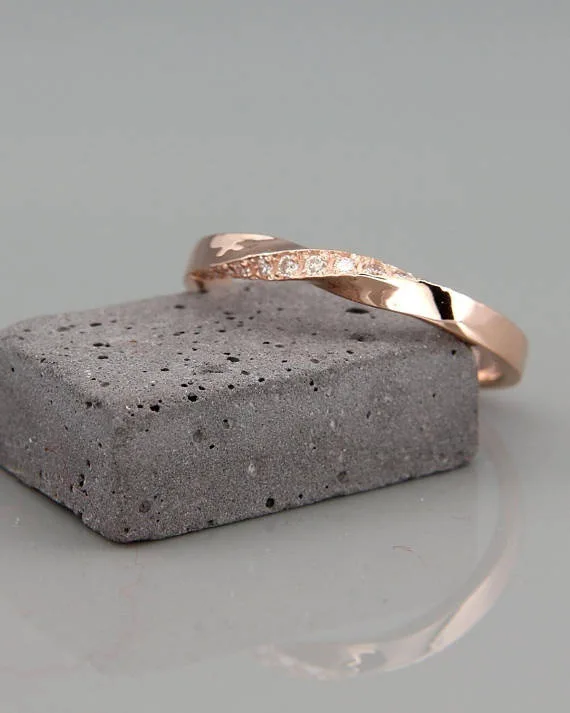 Женское розовое золото премиум класса однорядное витое мозаичное кольцо с