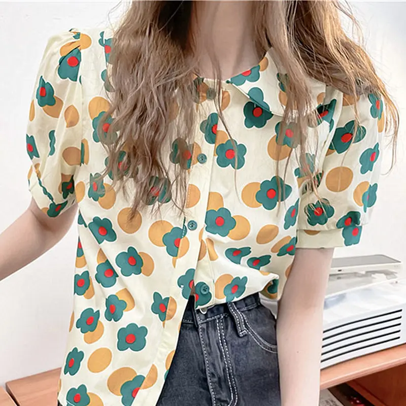 

2021 spring and summer new fashion versatile flower shirt retro doll collar short sleeve shirt polo collar short top