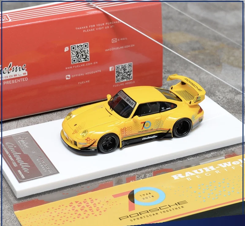 Модель автомобиля из каучука Fuelme 1:64 RWB993 Золушка 70-я годовщина специальное