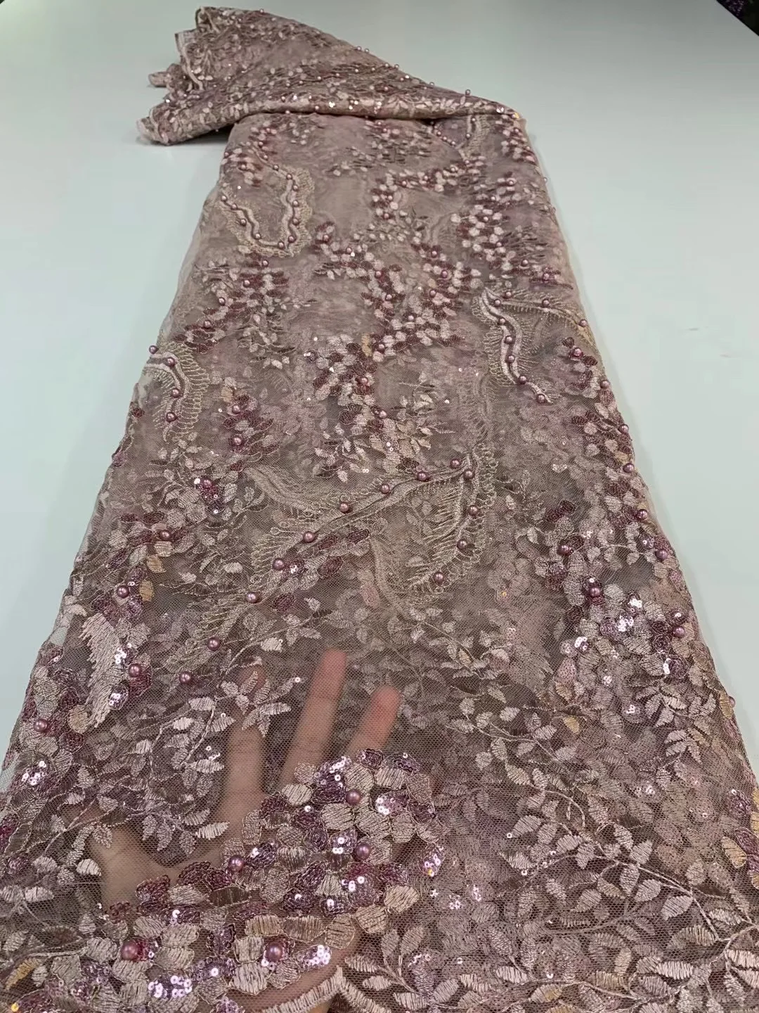 

New Fashion African Beaded Lace Fabric High Quality Sequins Heavy Embroidered French Nigerian Net Voile Lace Fabric For Wedding