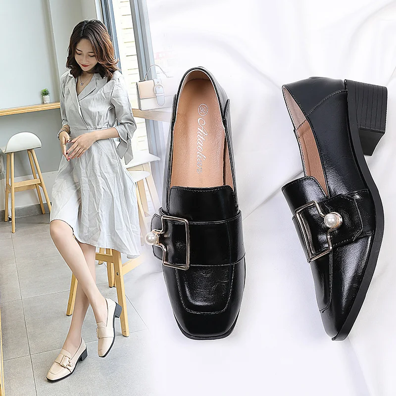 Hot Women British Square Toe Metal Buckle Brogue Loafers Woman Pearl Leather Flats Female Slip On Lazy Shoes