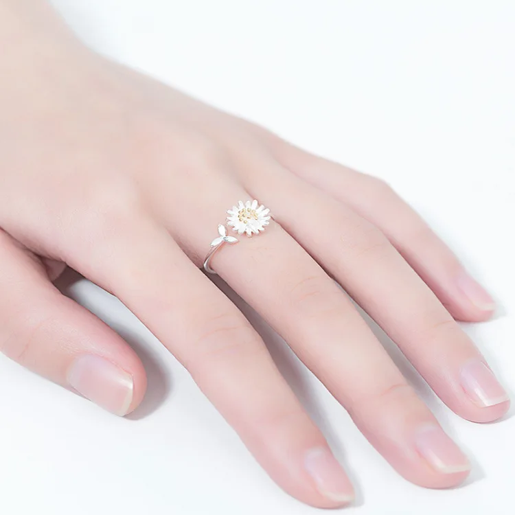 

Personality Vintage 925 Sterling Silver Daisy Flower Rings For Women Punk Thai Silver Resizable Size Finger Rings