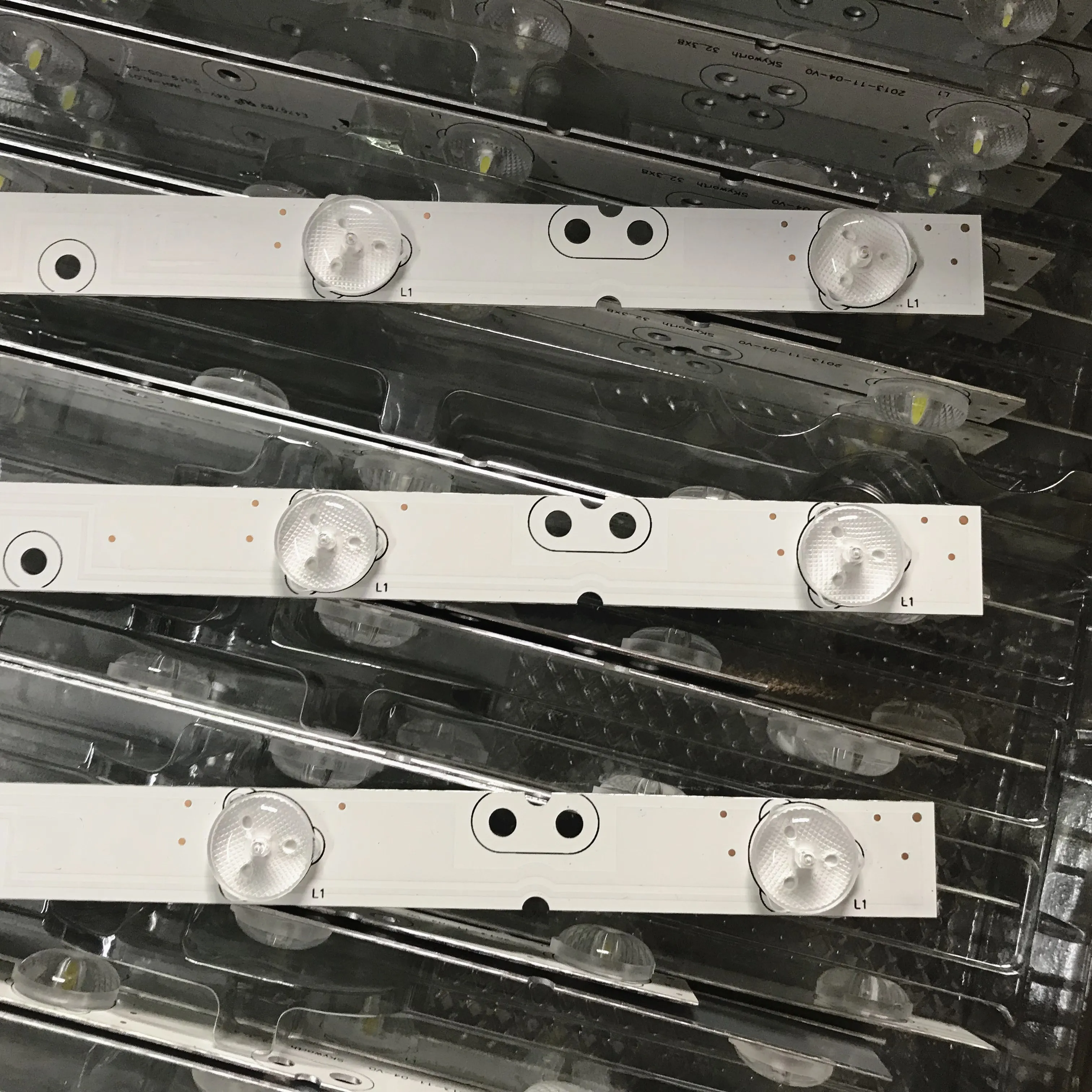 32 inch LED Strips w/ Optical Lens Fliter TV for DL3270 8 LEDs 595mm 100%NEW | Bar Lights